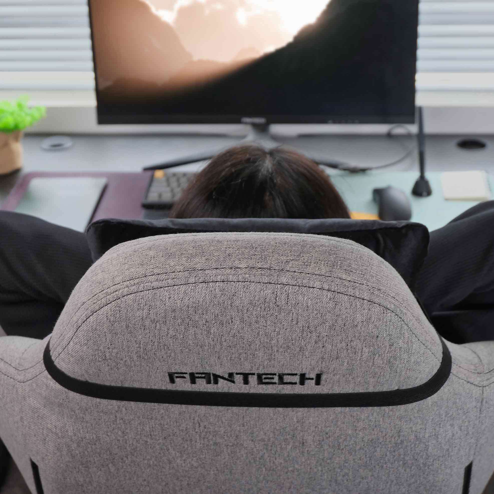 FANTECH LEDARE GC192 GAMING CHAIR FANTECH LEDARE GC192 GAMING CHAIR